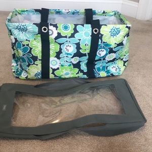 31 Large utility with gray lid